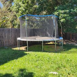 Free Trampoline 