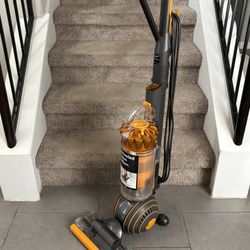 Dyson Vacuum 