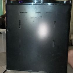 Hisense Mini Fridge WILL ACCEPT TRADES ! 