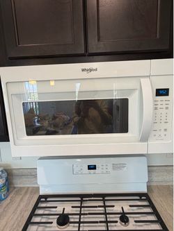 Whirlpool White Microwave
