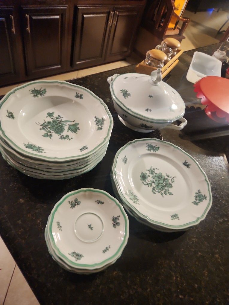 Rosenthal  Continental Chippendale 17 Piece  Standard Design ROB. CHINA PLATES
