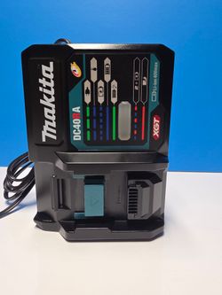MAKITA 40V XGT RAPID CHARGER NEW
