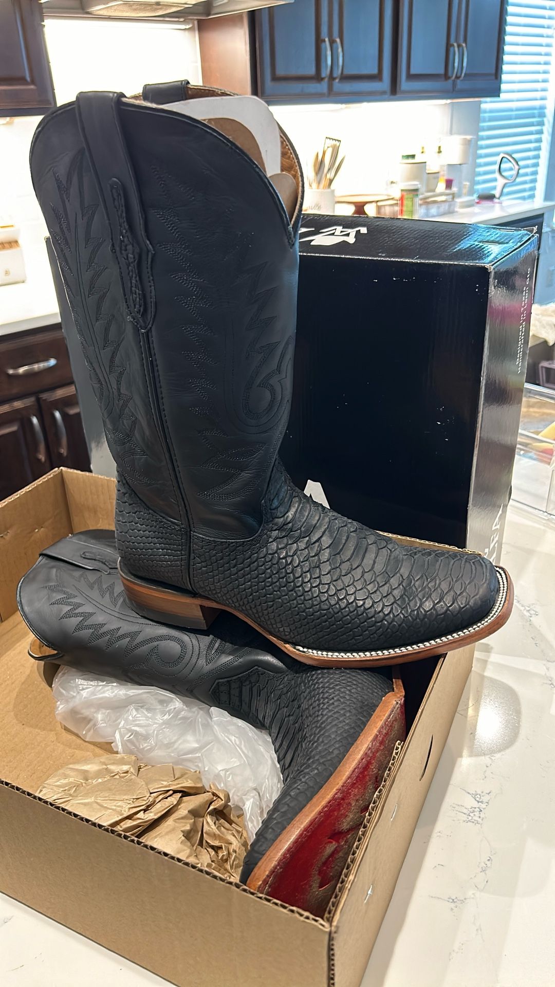 Alfa Matte Black Boots Size 10