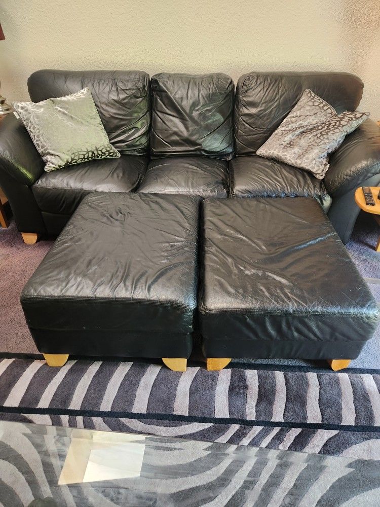 Arizona Leathers Couch and Chair With 1 Footrest (Mint Condition)