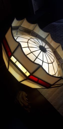 Tiffany-style 2 light Chandelier