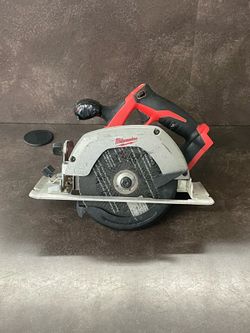 Milwaukee 2630-20 M18 18V Cordless 6-1/2" Circular Saw (Tool Only)