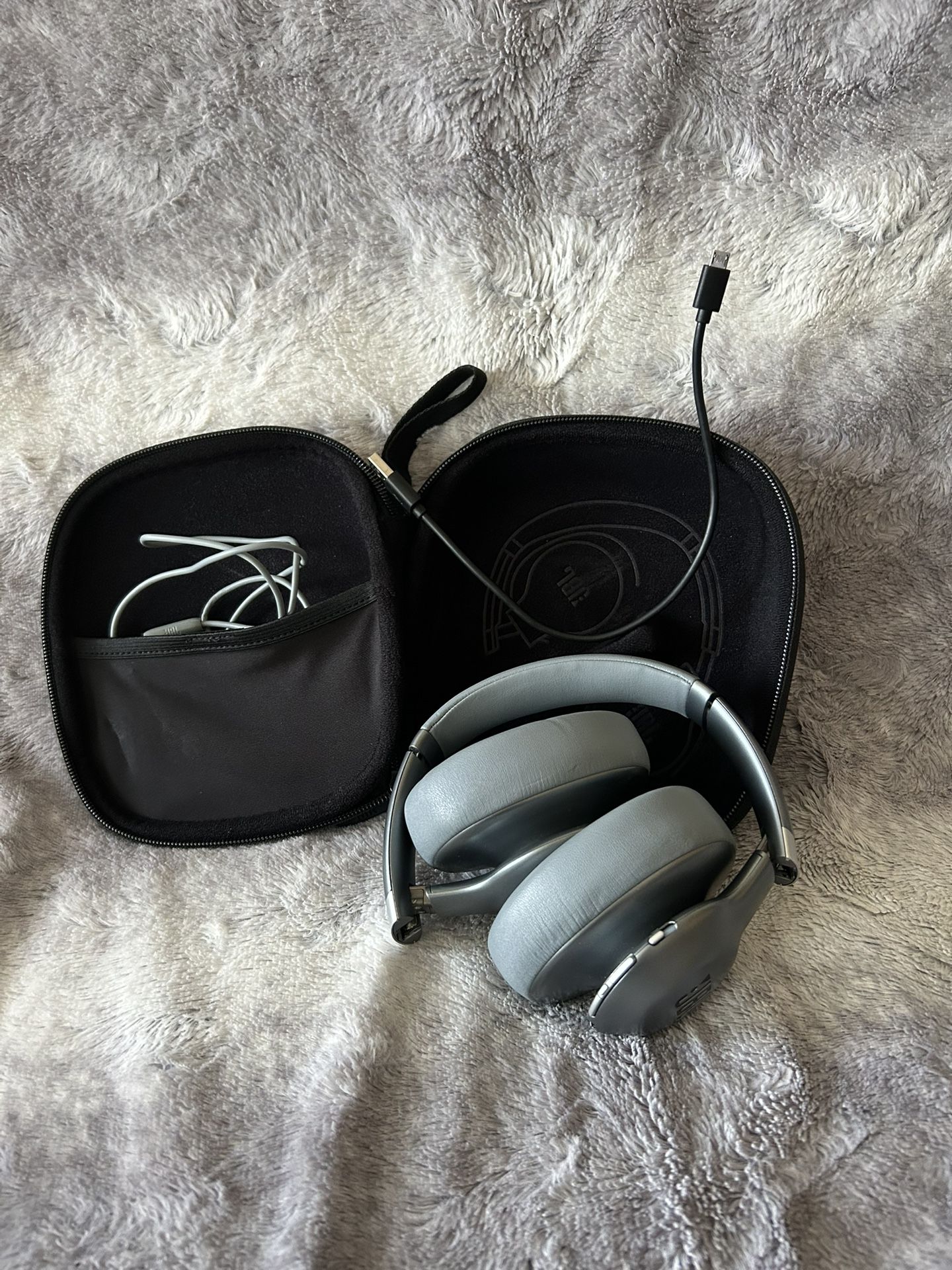 JBL EVEREST ELITE 750NC Grey Next To New