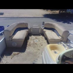 Pontoon Seats