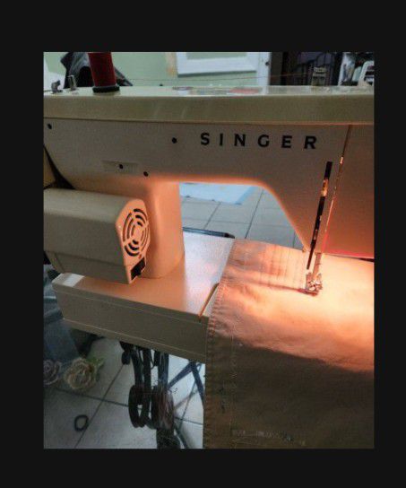 Singer Stylist 2 Serger Sewing Machine Great Value! for Sale in Oceanside,  NY - OfferUp