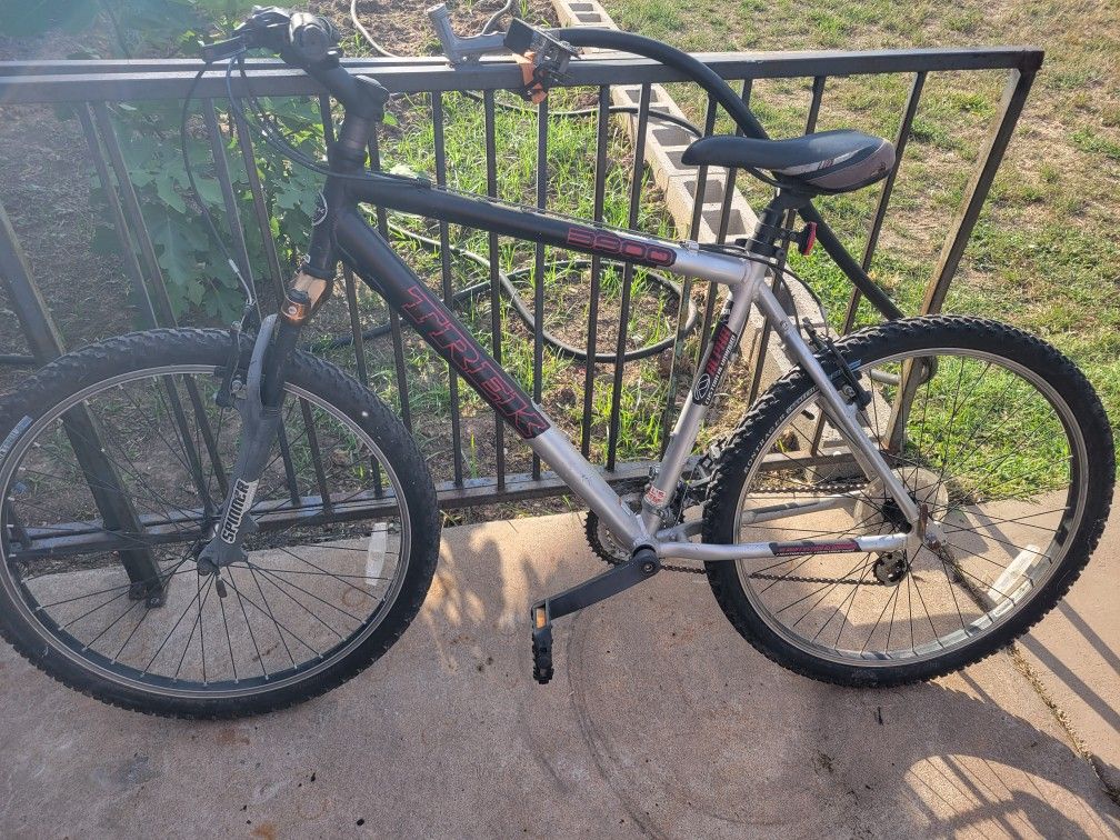 Trek  3900