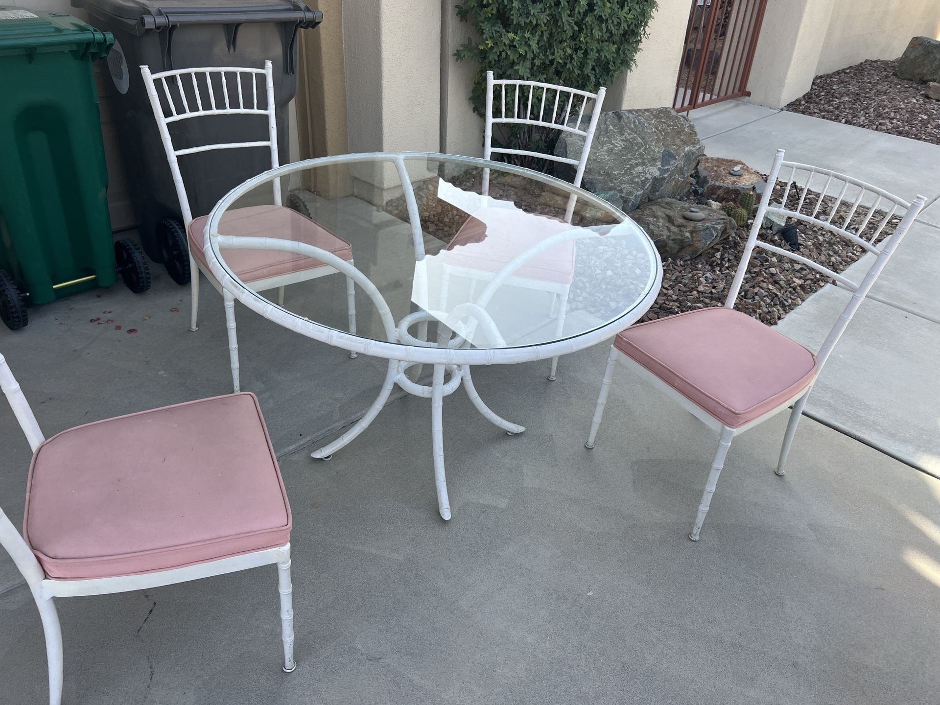 4’ Glass Top - Metal table and-chairs