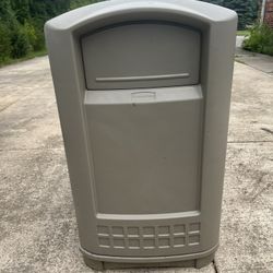 Rubbermaid Outdoor Indoor Plaża Garbage Can