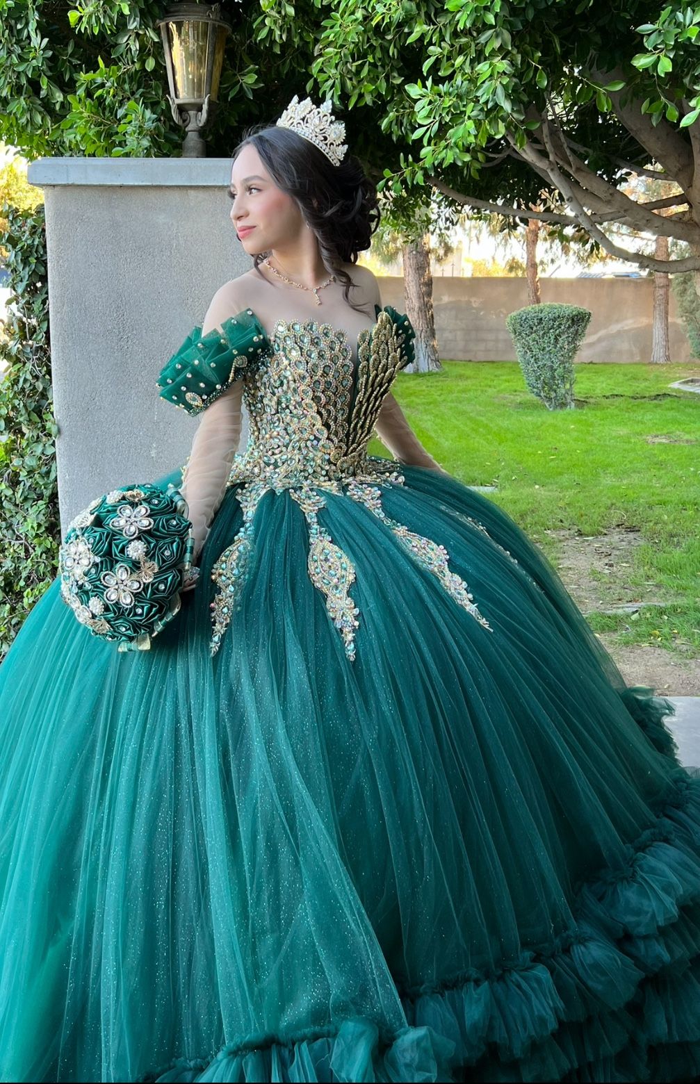 sachin and babi light blue dress emerald green quince dress main image 0