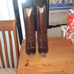 Womans Frye Cognac Boots Size 8 B