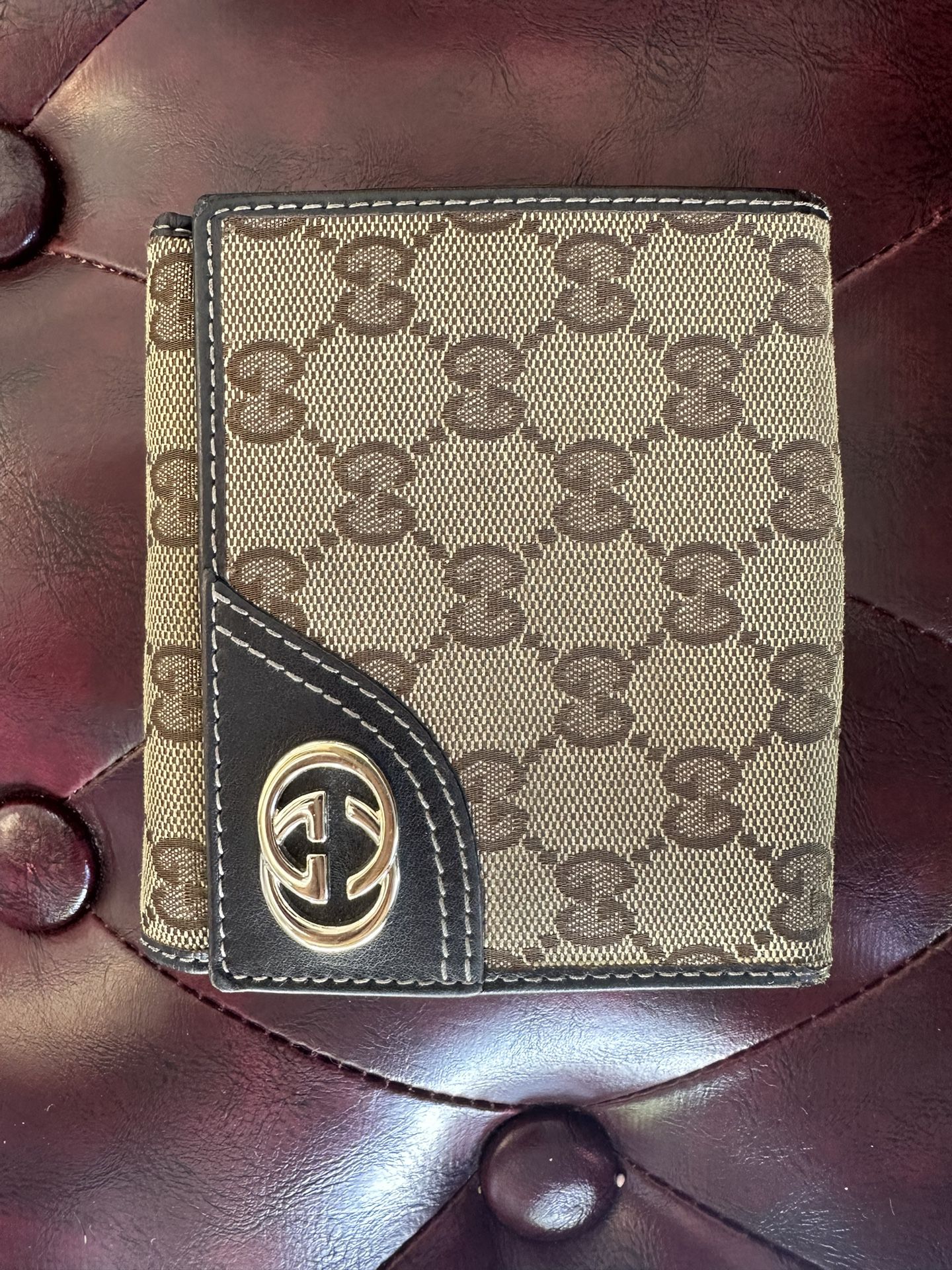Gucci Wallet Vintage 100% Authentic 