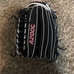 A2000 Outfielders Baseball Glove 