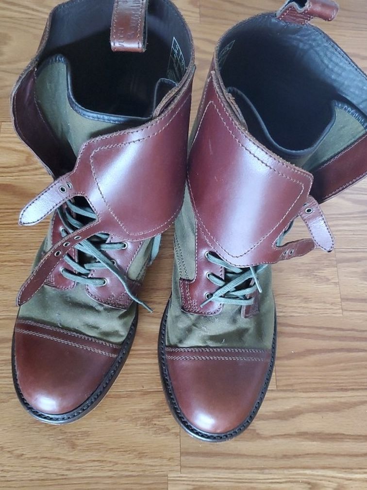 DR Martens Mid Top Boots