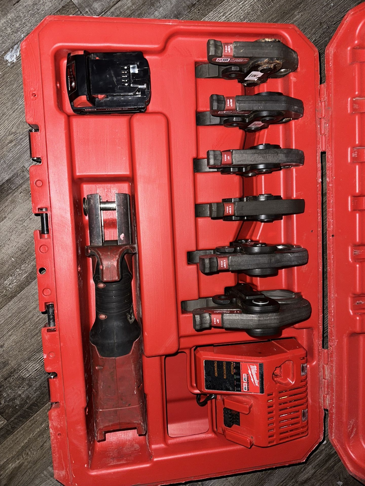 Milwaukee ProPress m18