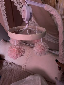 Crib mobile