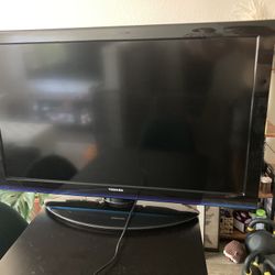 40” LCD 1080p TV