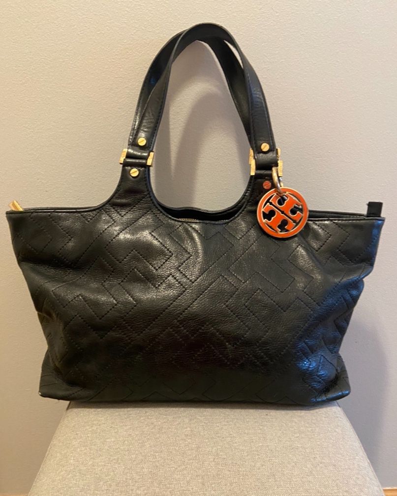 Tory Burch Leather Logo Quilted Embossed Tote In Black