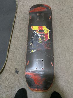 Primitive skateboards 8.5 guns and roses collab