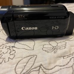 Canon Vixia Hf R700 Camcorder 