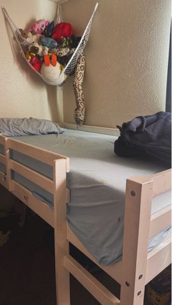 Twin bed