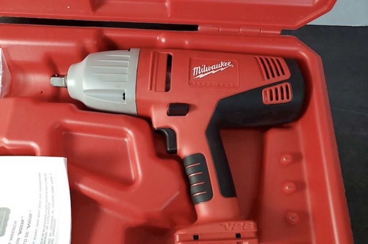 Milwaukee V28 Impact Wrench (tool only)