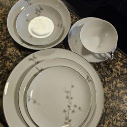 Mikasa Fine China Set