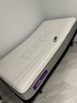 Cama Eléctrica  Nueva Base De Matress Firm Y El Colchón Es Purple 
