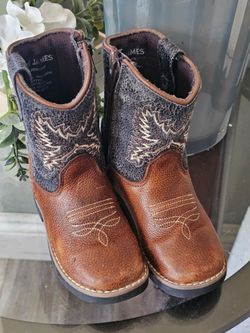 Boy boots 5c Cody James
