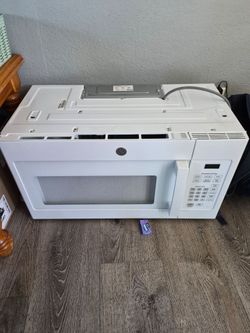 Microwave oven. 1.6 Cu. Ft. Over-the-Range
