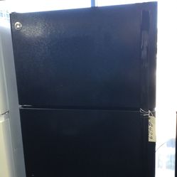 GE 17 Cu Ft Top And Bottom Fridge. 1 year Warranty 