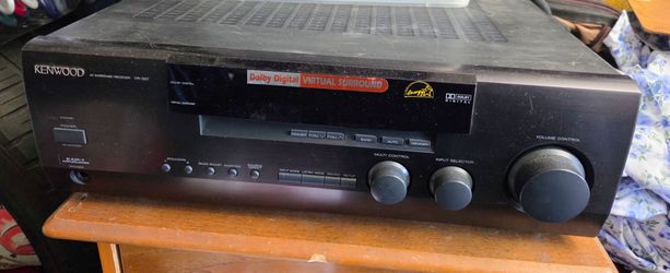 Kenwood stereo w/ speakers