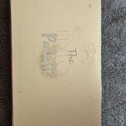 Ciaté london the editor palette New England/18 Piece Eyeshadow Palette