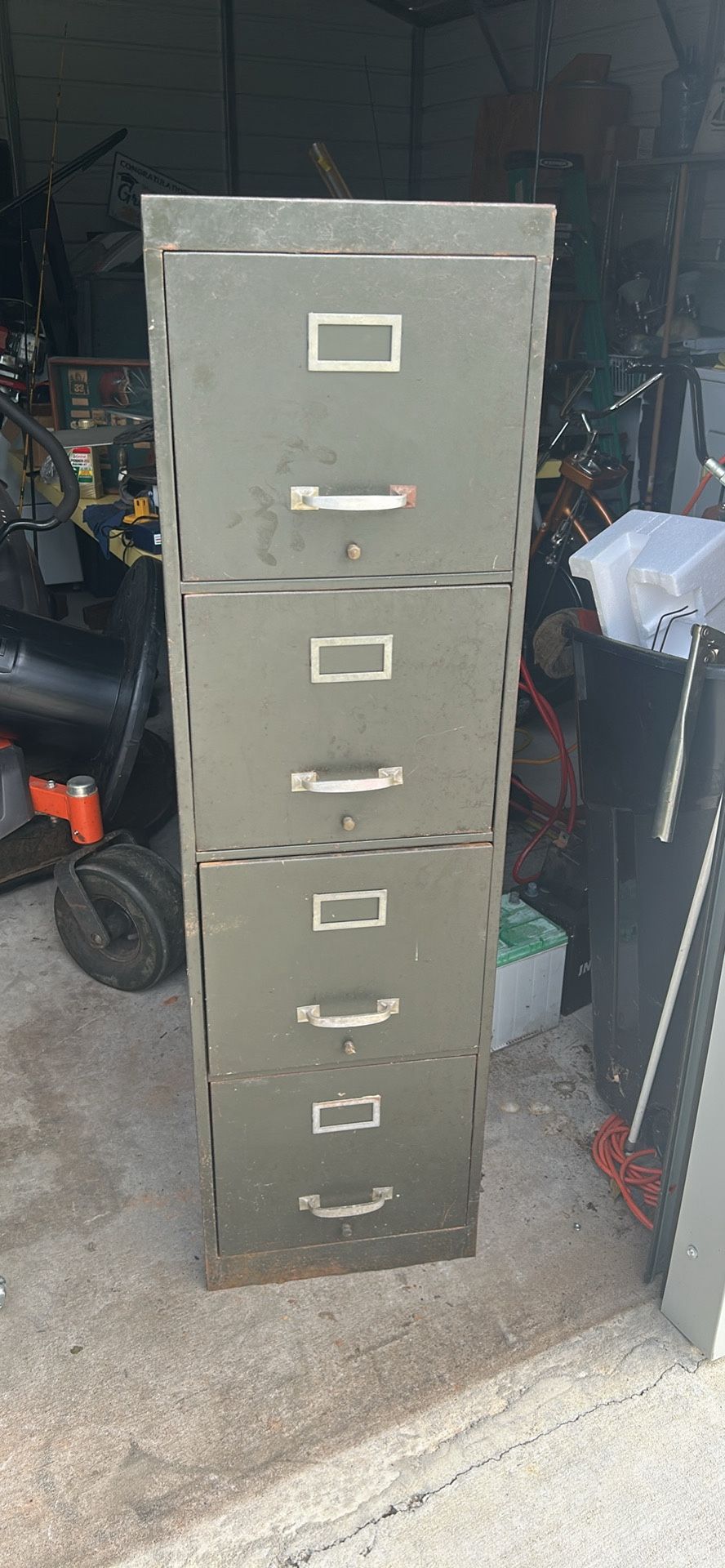 Metal File Cabinet / Read Below ⬇️