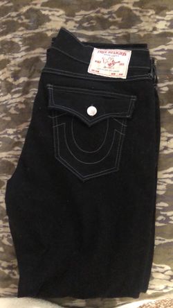 True religion Ricky straight fit black with gray outlining