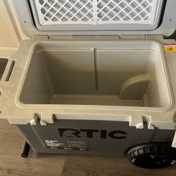 RTIC Cooler 52qt