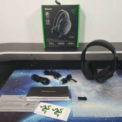 New Razer Barracuda Wireless Gaming & Mobile Headset (PC, PlayStation, Switch, Android, iOS): 2.4GHz Wireless + Bluetooth - Integrated Noise-Cancellin