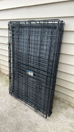 Dog cage good condition