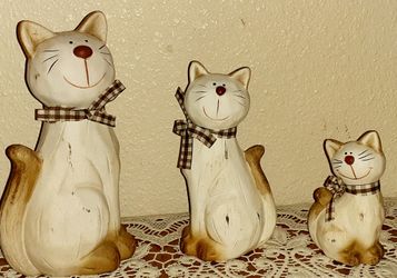 Set Of 3 Cute Cat Statues 