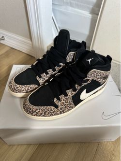 Nike Air Jordan 1 Mid SE Shoes Leopard Print Youth Size 2.5Y (No Box)