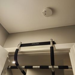 Pull Up Bar
