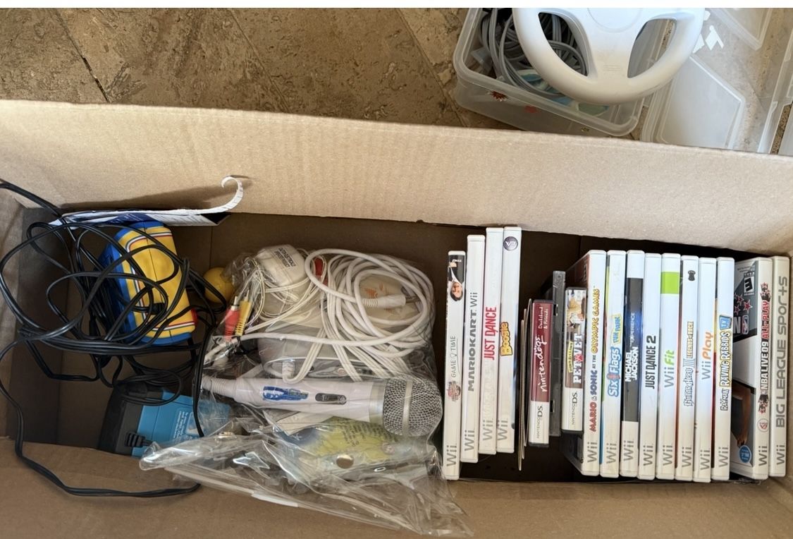 Nintendo Wii system w games/accessories