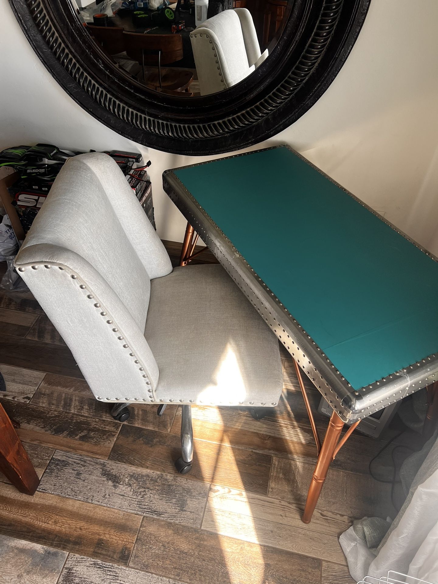 Free Desk / Chair -curbside