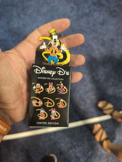 D23 Disney pin store goofy limited edition pin exclusive