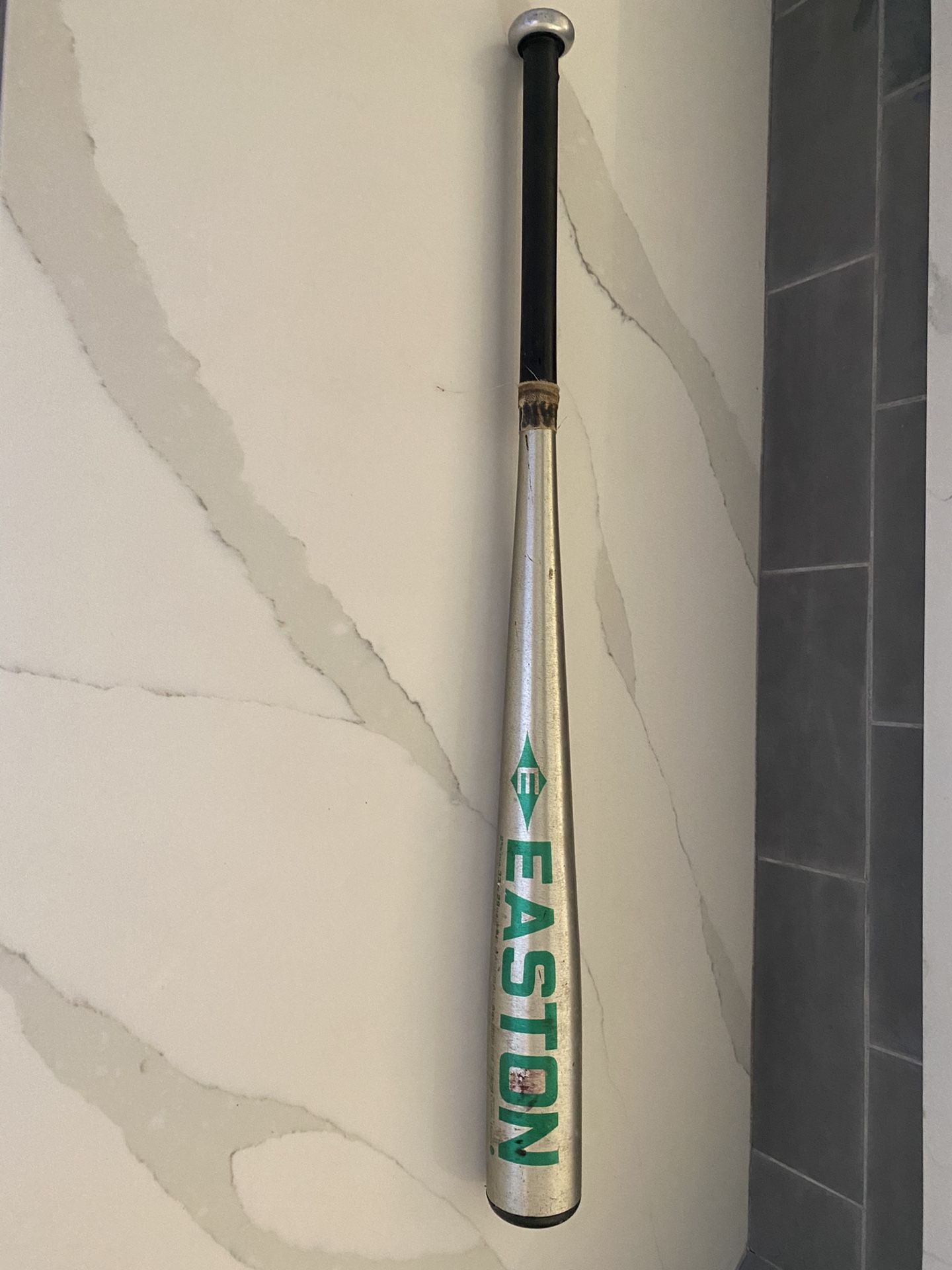 Easton MDL B5 Pro Big Barrel 2 5/8 DIA. Batte de baseball 33