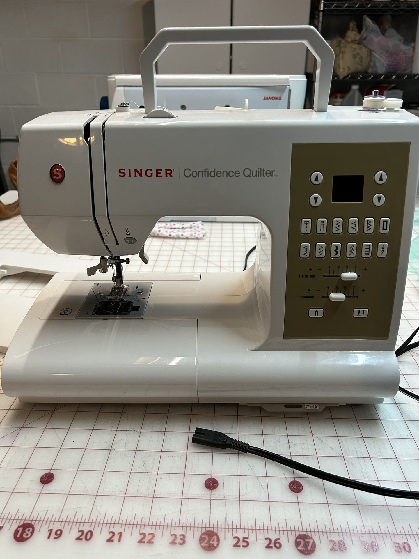 Singer Confidence Sewing Machine