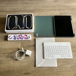 Ipad PRO 11" M4 Chip Including Apple Pencil Pro + Bluetooth Keyboard Multiple Accessories -  Firm on Price